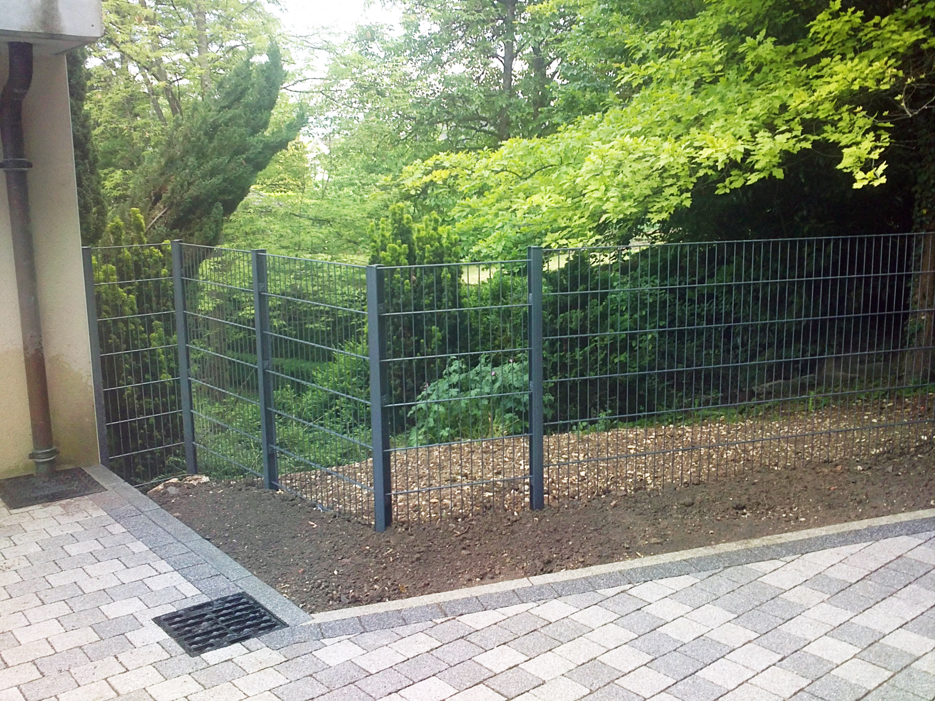 clôture grillage rigide portail